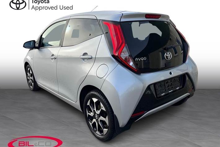 Sølv Toyota Aygo fra 2019