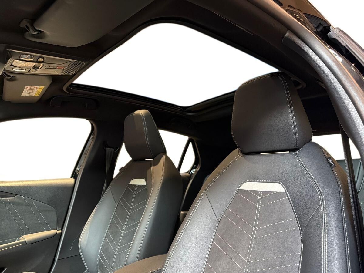 Sort Opel Corsa-e fra 2024