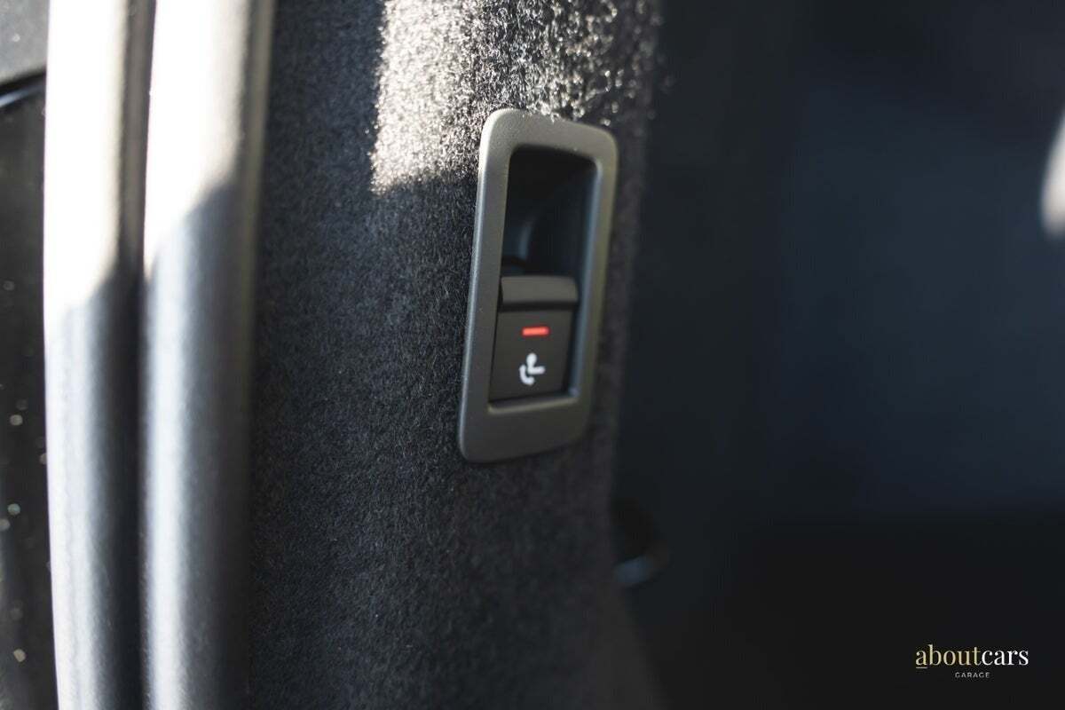 Grå Audi Q4 e-tron fra 2025