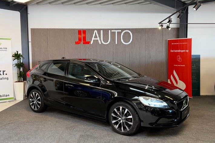 Sort Volvo V40 fra 2019