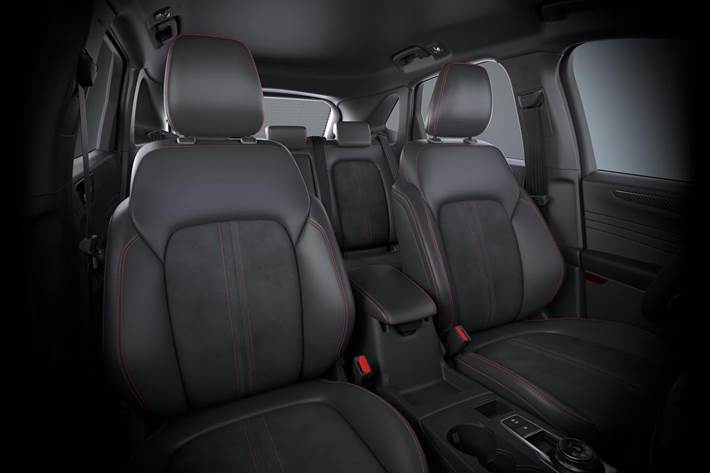 Grå Ford Kuga fra 2025