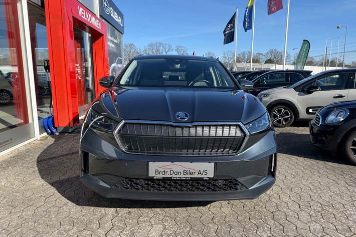 Grå Skoda Enyaq fra 2021