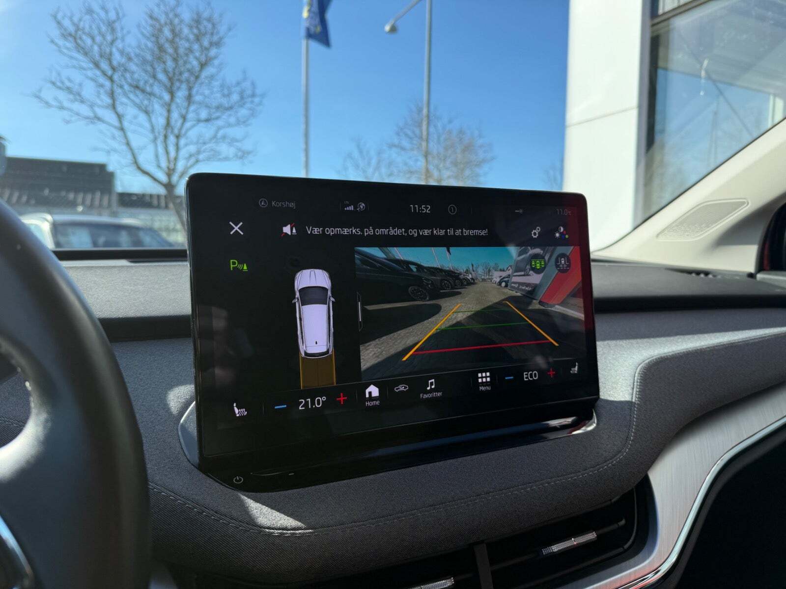 Grå Skoda Enyaq fra 2021