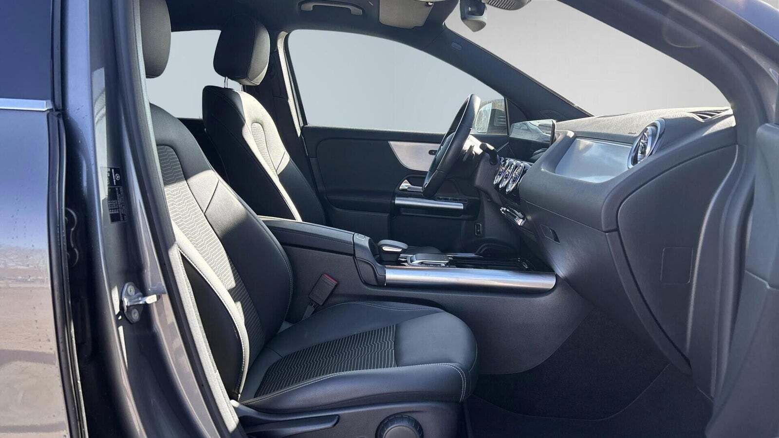 Grå Mercedes EQA250 fra 2022