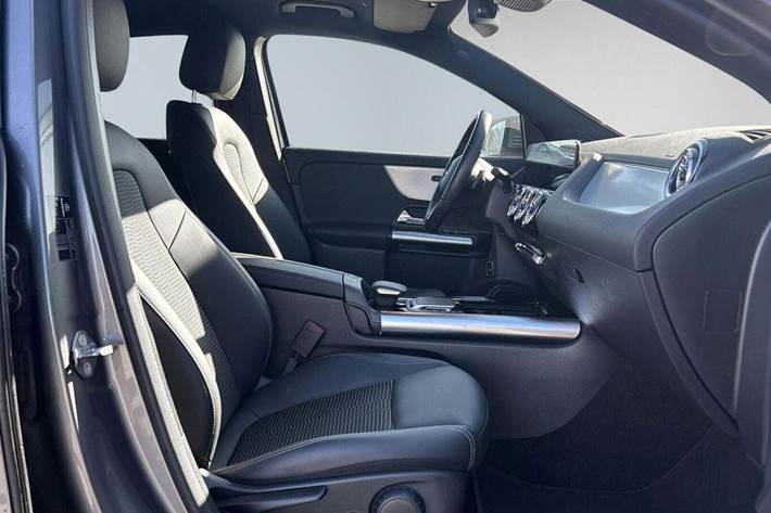 Grå Mercedes EQA250 fra 2022