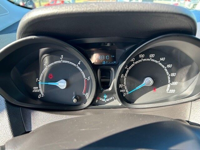 Hvid Ford Transit Courier fra 2023