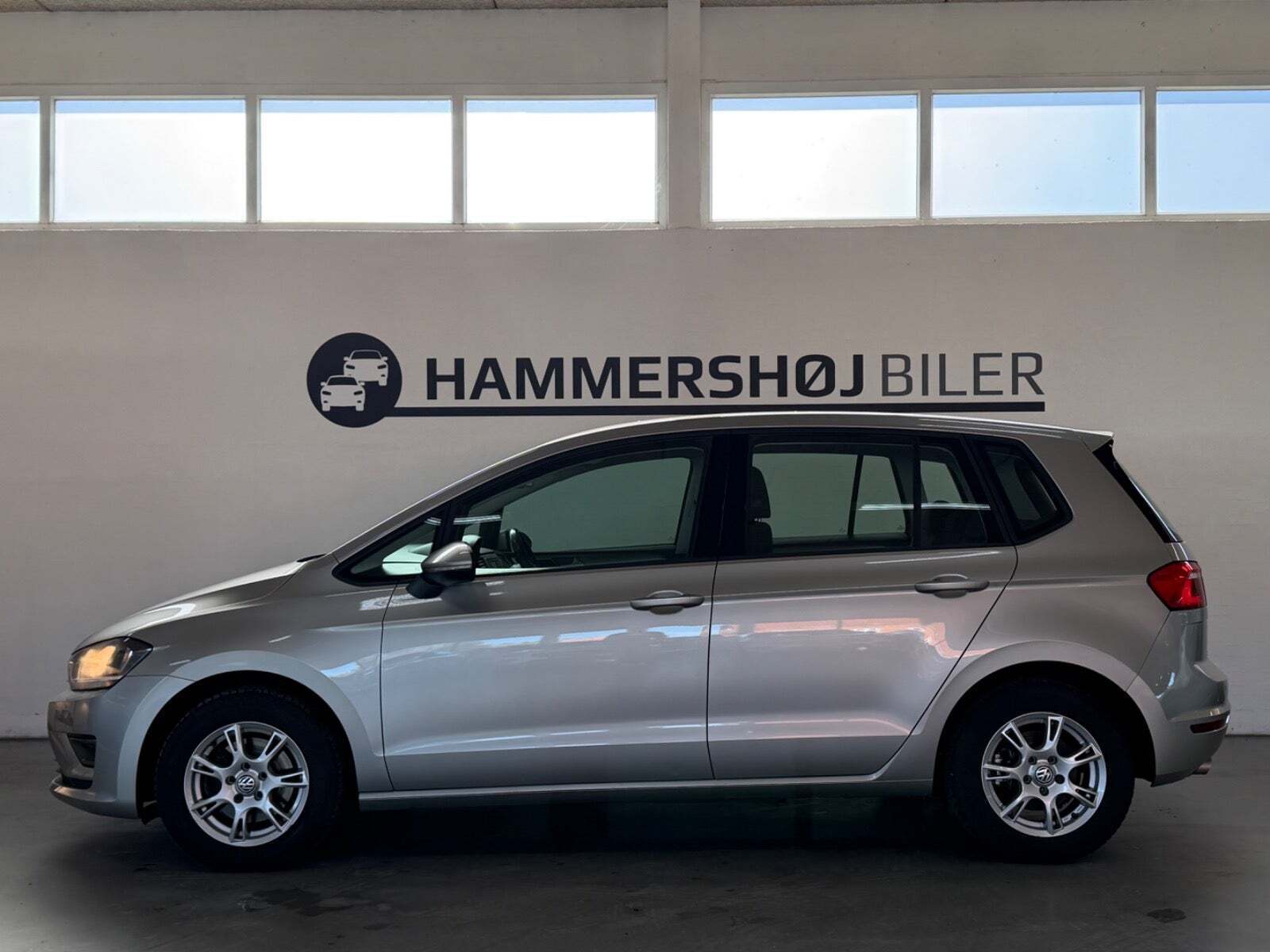 Grå VW Golf Sportsvan fra 2015