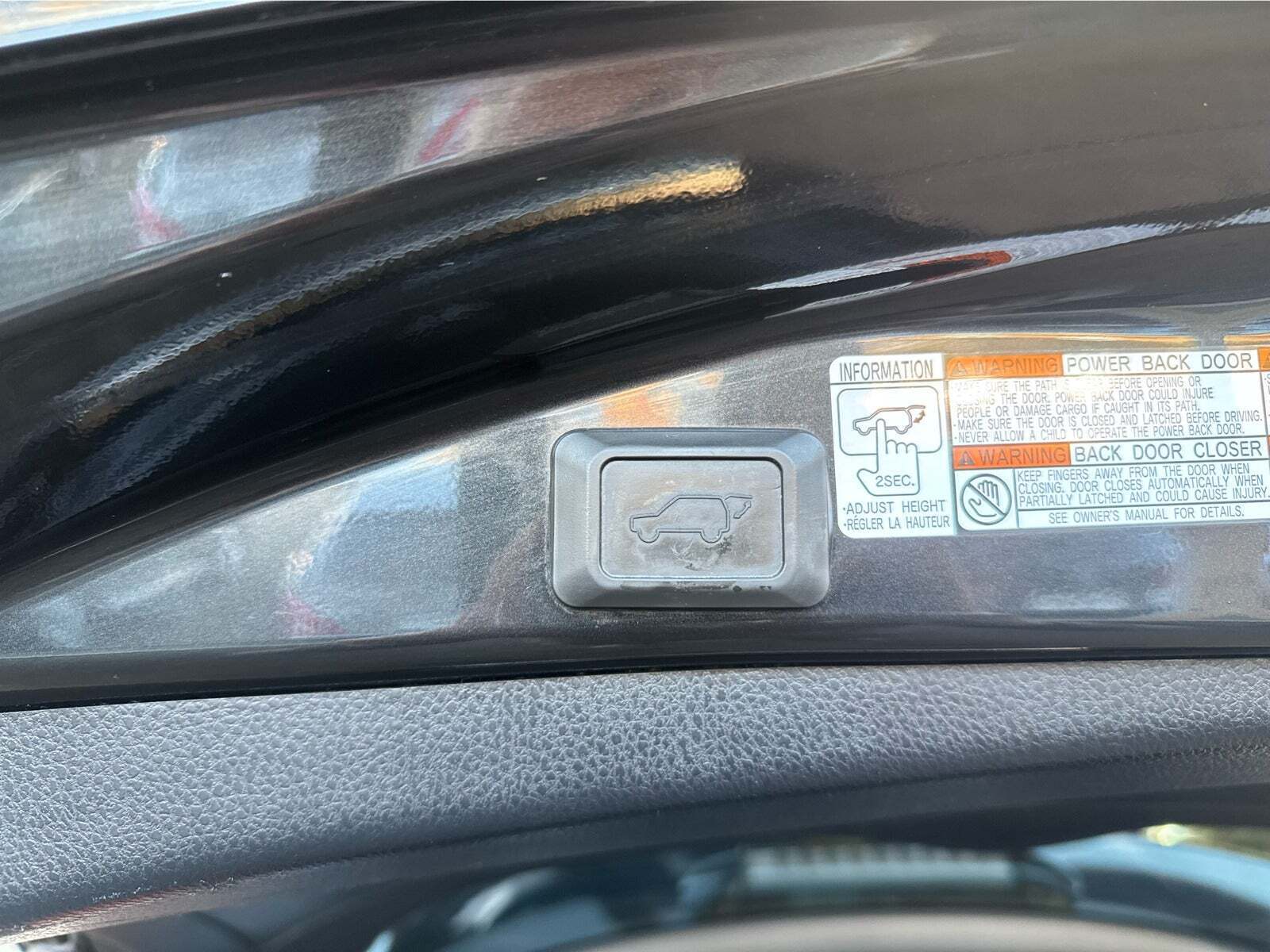 Sort Toyota RAV4 fra 2016