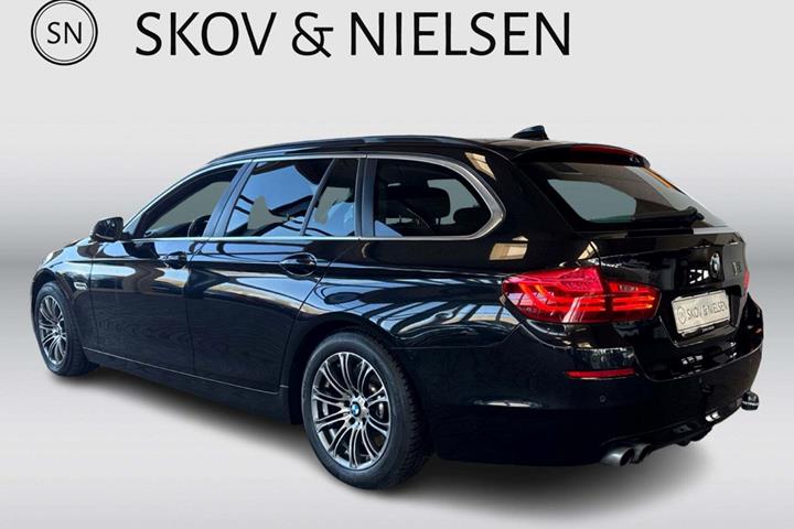 Sort BMW 525d fra 2014