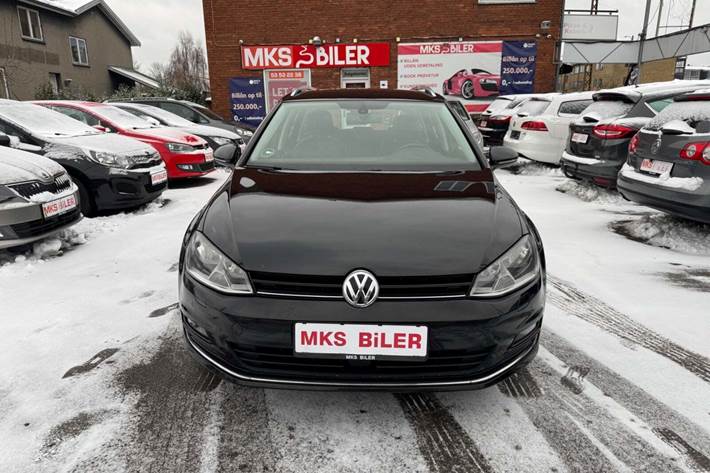 Grøn VW Golf VII fra 2014