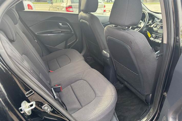 undefined Kia Rio fra 2014