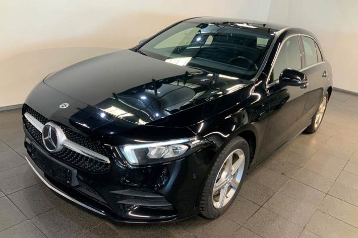 Sort Mercedes A250 e fra 2022 set udefra