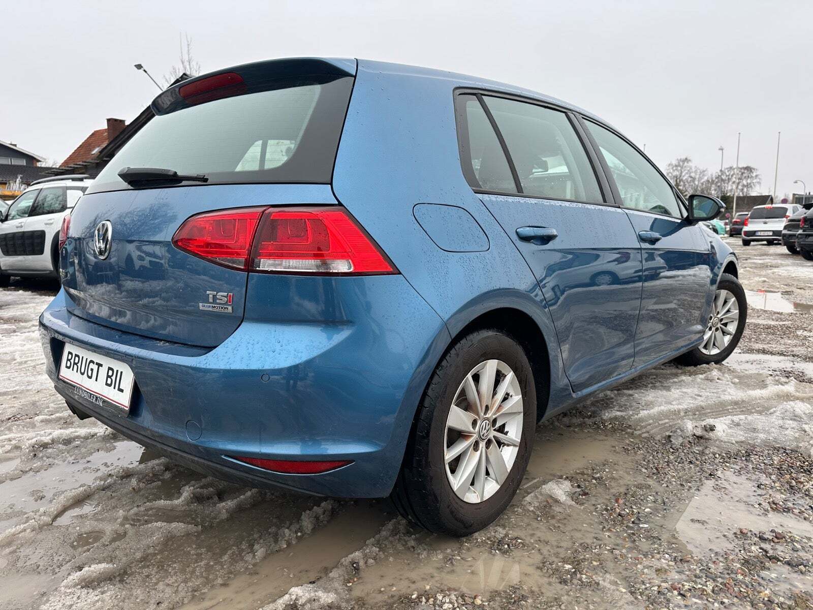 Blå VW Golf VII fra 2013