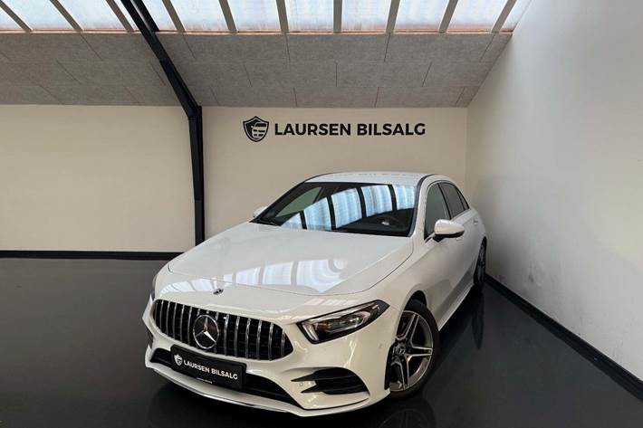 Hvid Mercedes A220 fra 2019 set udefra