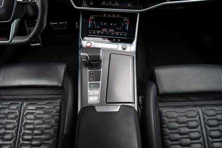 Grå Audi RS6 fra 2020