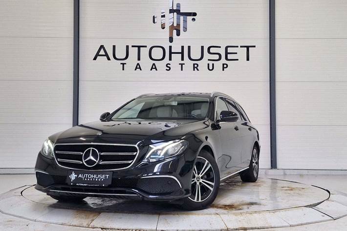 Sort Mercedes E200 fra 2019 set udefra