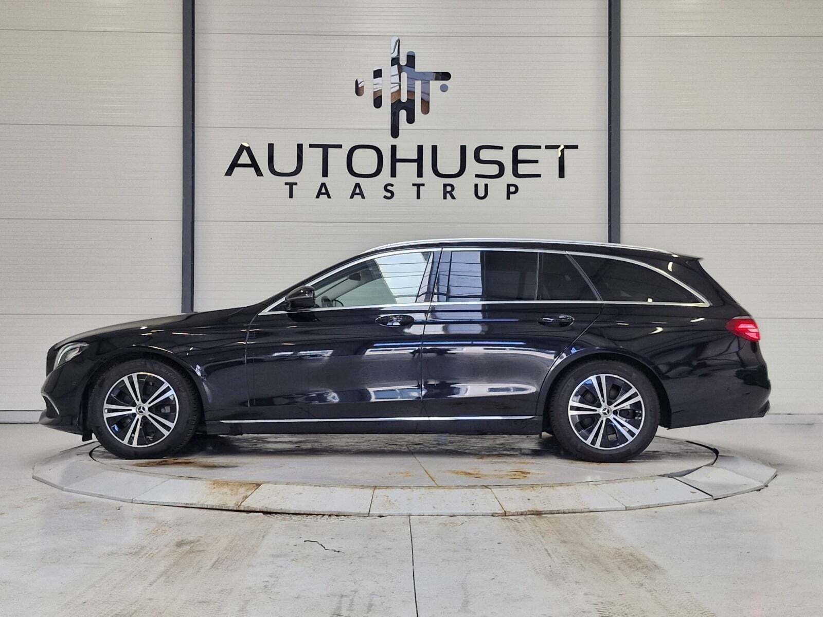Sort Mercedes E200 fra 2019