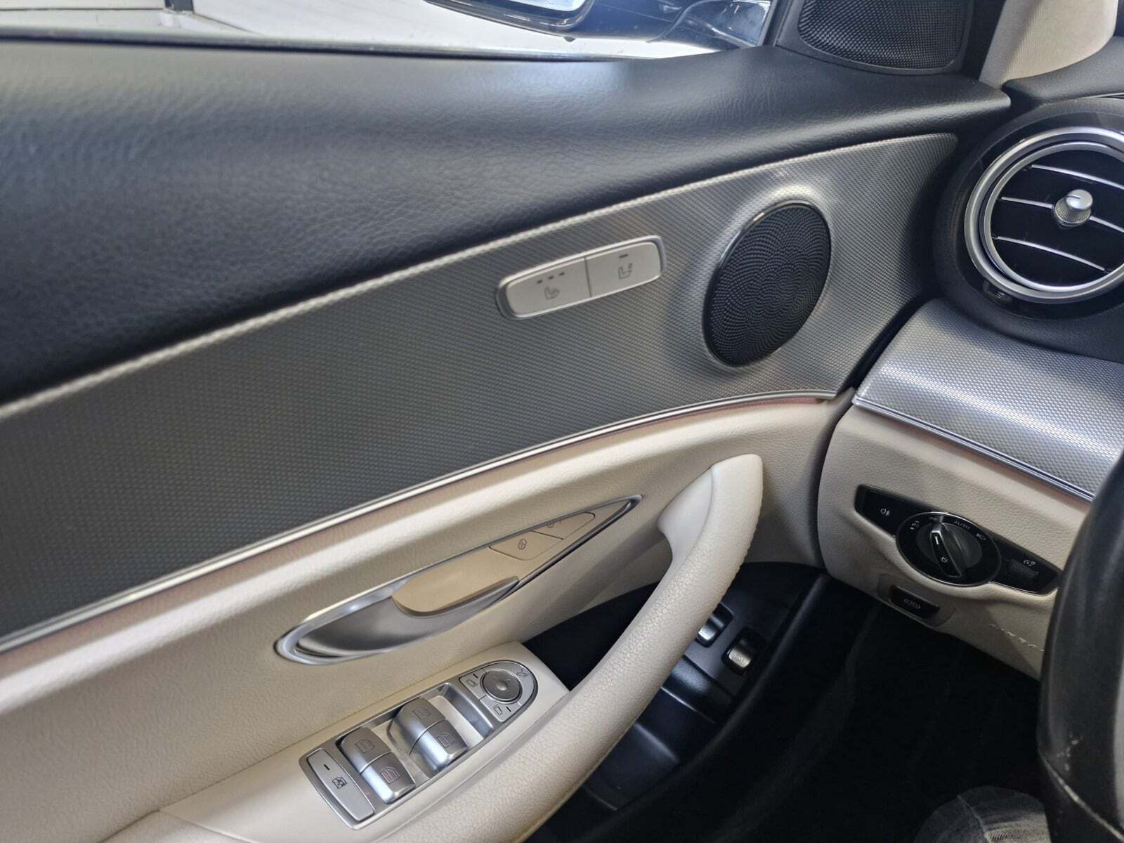 Sort Mercedes E200 fra 2019