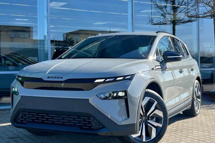 Grå Skoda Elroq fra 2026 set udefra