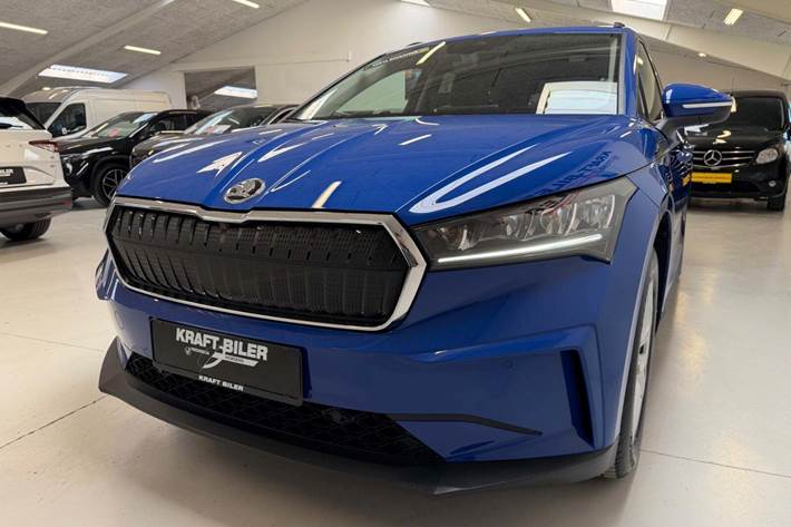 Blå Skoda Enyaq fra 2023