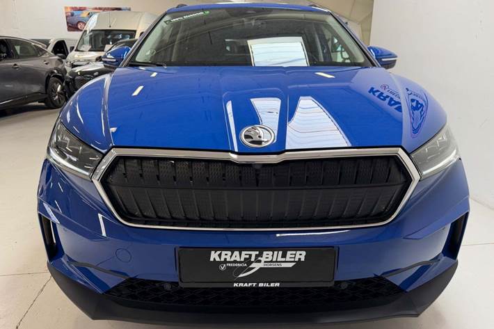 Blå Skoda Enyaq fra 2023