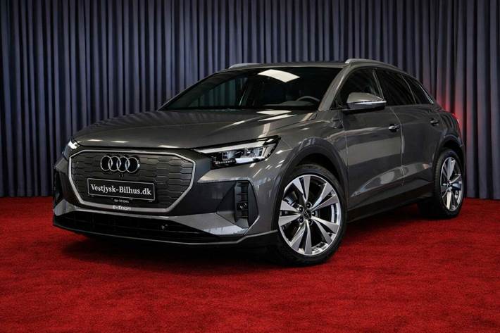 Grå Audi Q4 e-tron fra 2022 set udefra