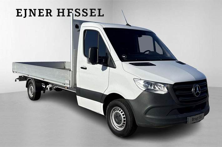 Hvid Mercedes Sprinter 317 fra 2024