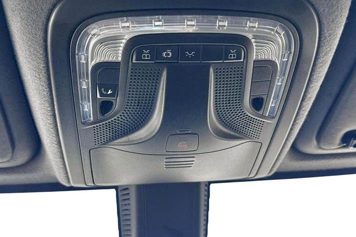 Hvid Mercedes Sprinter 317 fra 2024