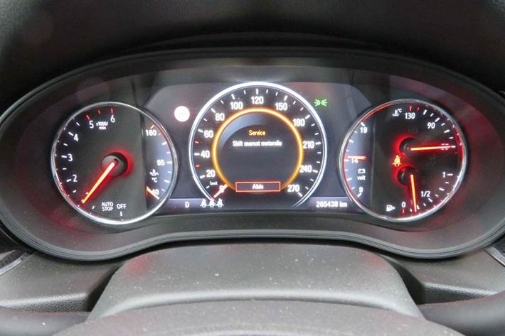 Hvid Opel Insignia fra 2018