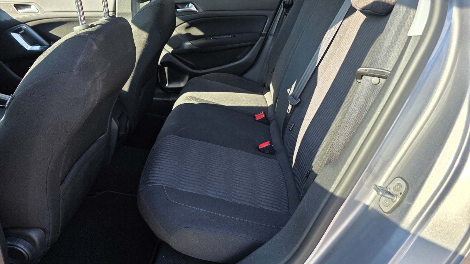 Sølv Peugeot 308 fra 2015