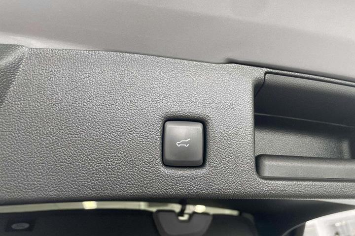 Grå Ford Kuga fra 2024