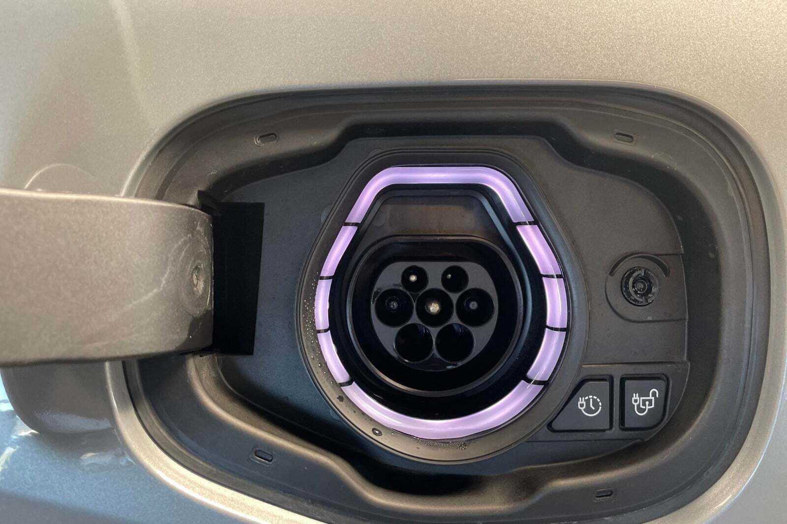 Grå Ford Kuga fra 2024