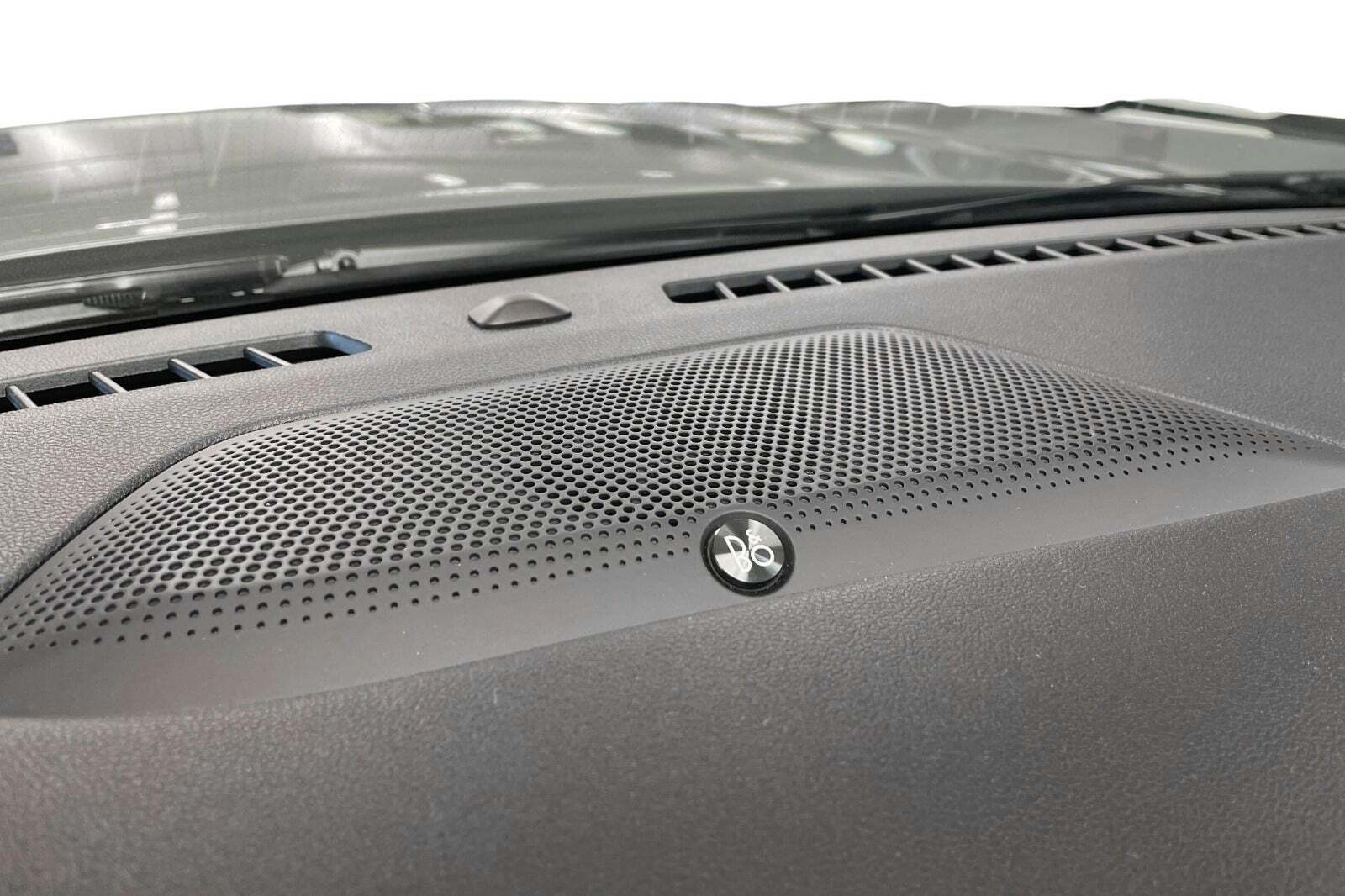 Grå Ford Kuga fra 2024