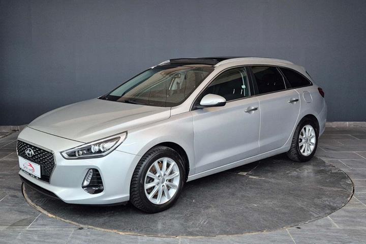 Sølv Hyundai i30 fra 2017