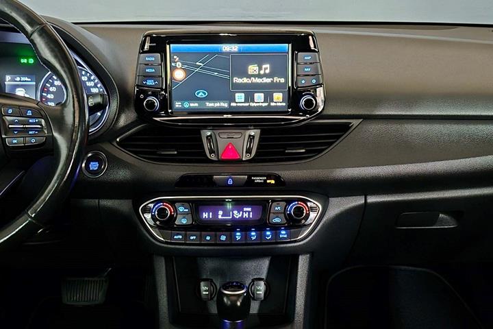 Sølv Hyundai i30 fra 2017
