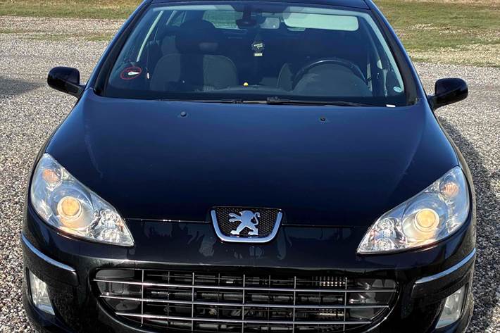 Sort Peugeot 407 fra 2009