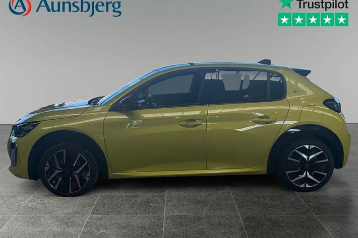 Grøn Peugeot e-208 fra 2024