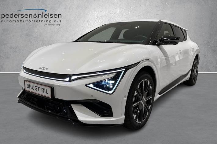 Hvid Kia EV6 fra 2025 set udefra