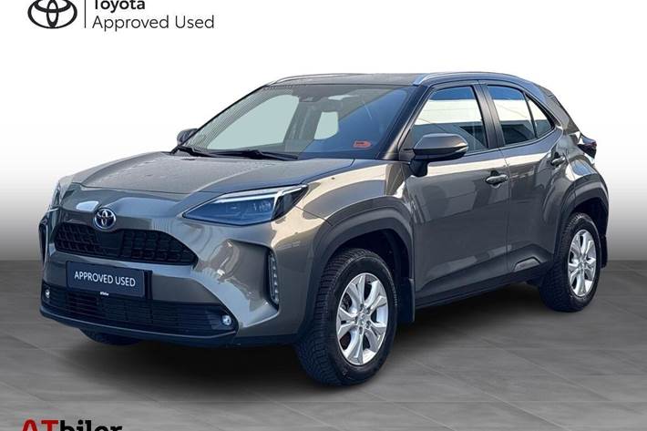 Bronze Toyota Yaris Cross fra 2022 set udefra