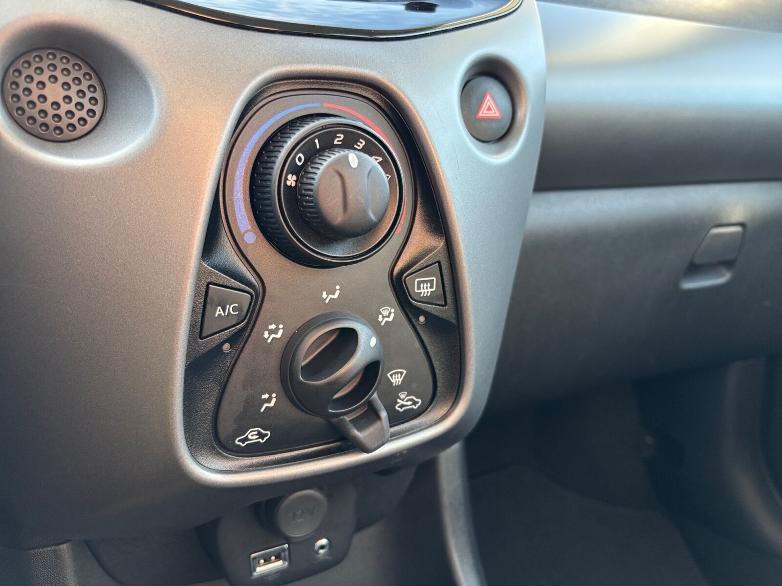 Sort Toyota Aygo fra 2019