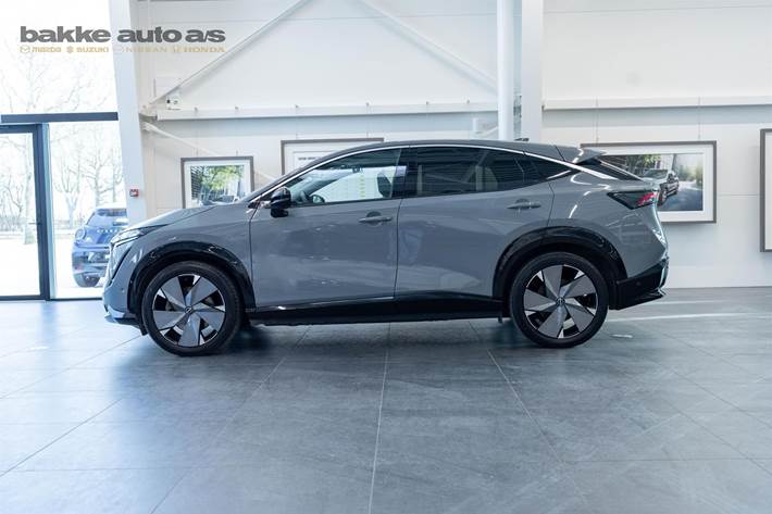 Grå Nissan Ariya fra 2023