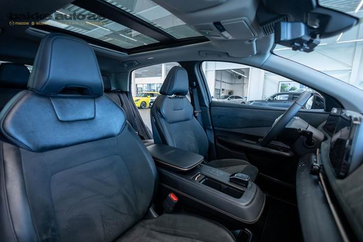 Grå Nissan Ariya fra 2023