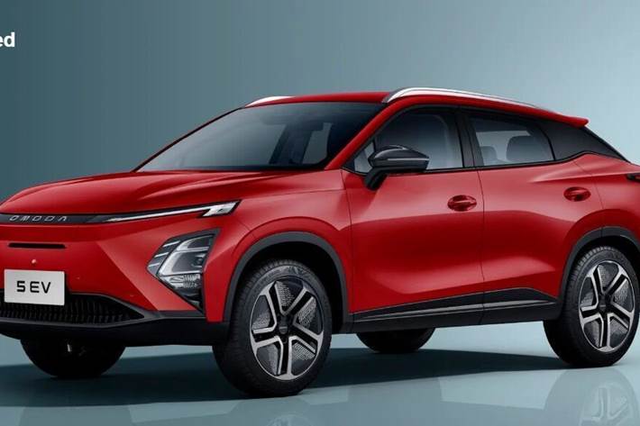 Rød Omoda 5 fra 2026 set udefra