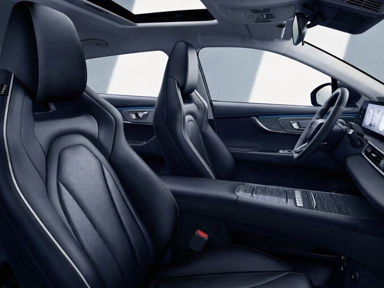 Omoda 5 EL Premium + 204HK Aut.