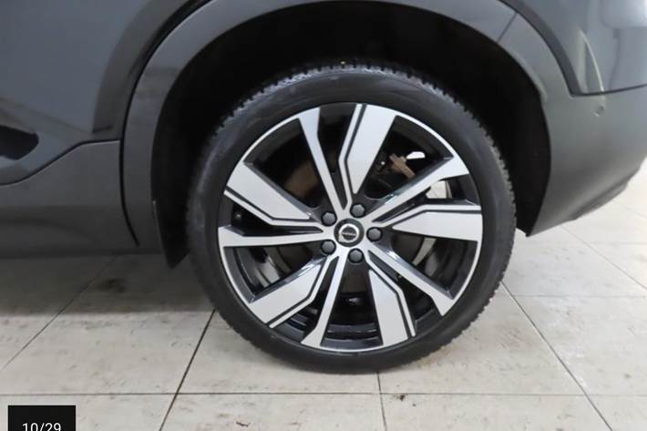 Sort Volvo XC40 fra 2022