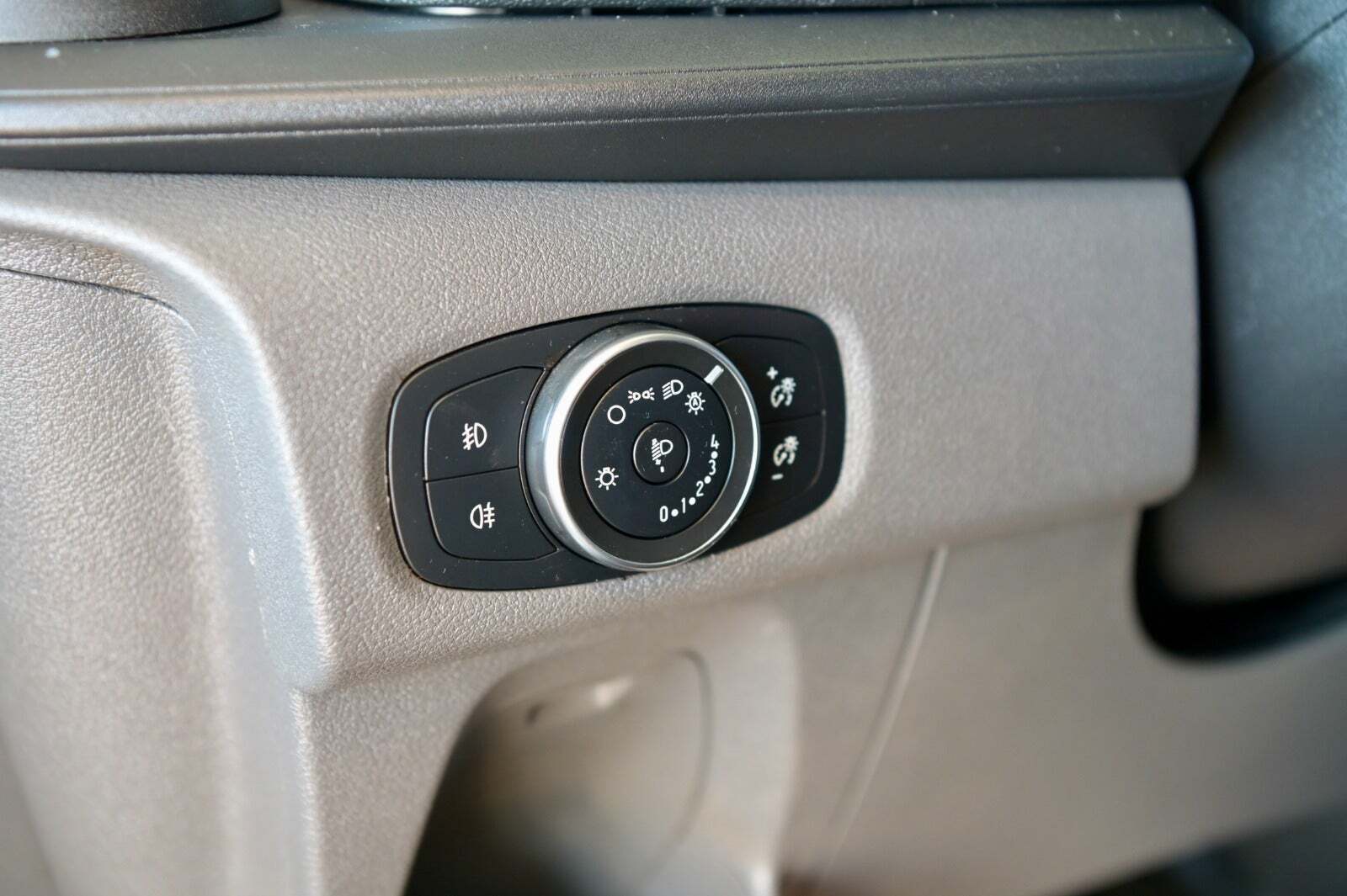 Hvid Ford Transit Custom 340S fra 2019