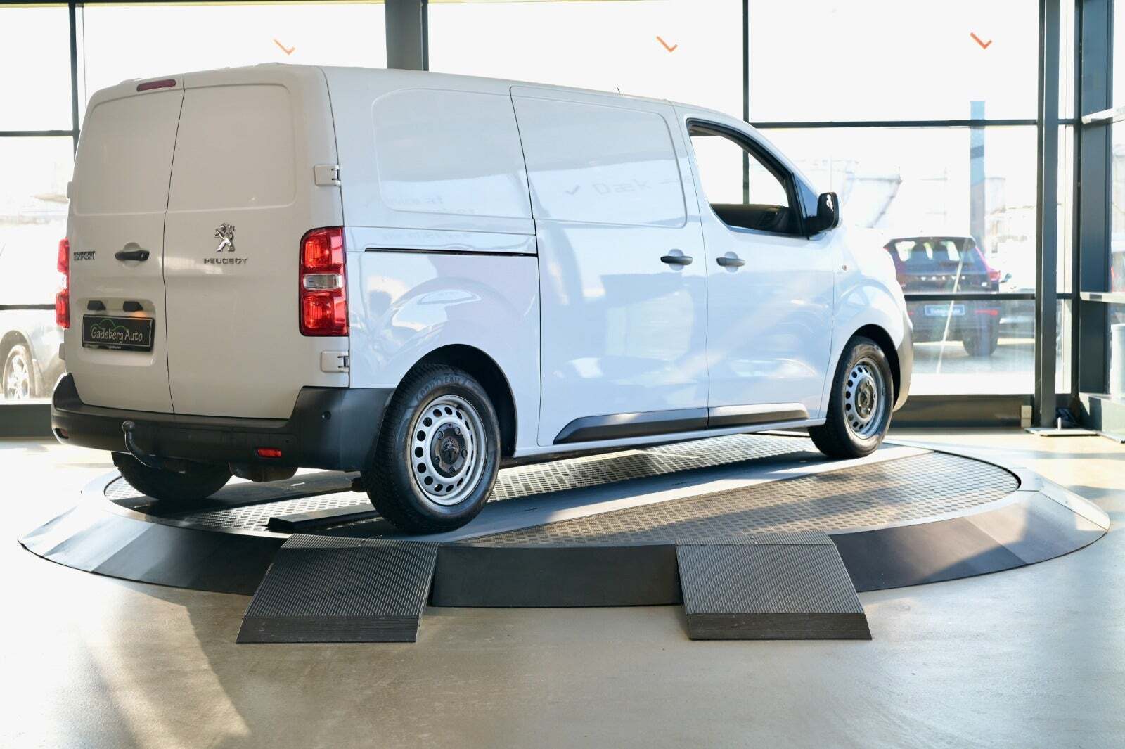 Peugeot Expert 1,6 BlueHDi 115 L2 Plus Van