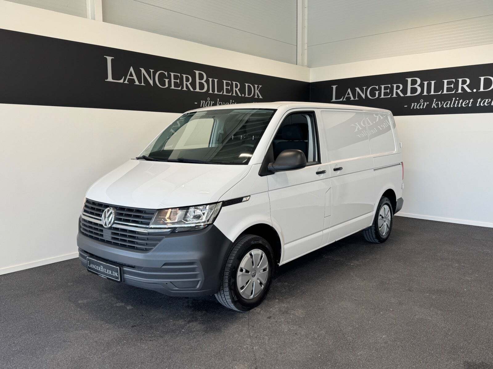 VW Transporter 2,0 TDi 110 Kassevogn kort