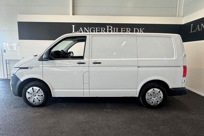 Hvid VW Transporter fra 2021