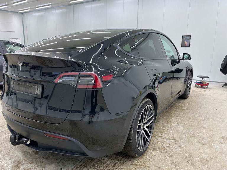 Tesla Model Y RWD